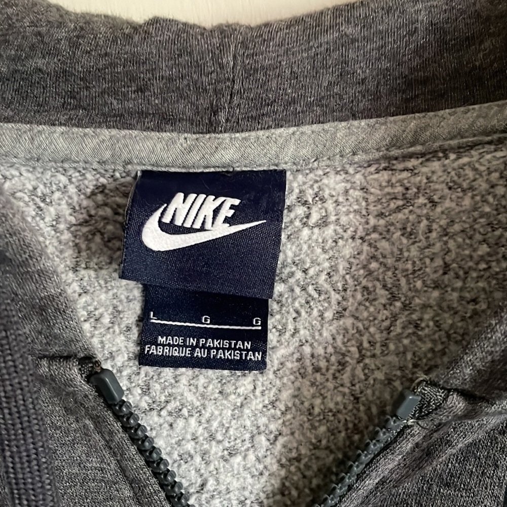 Nike Zipper sweater - Picture 2 of 3